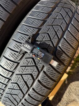 Zimní pneu 215/65/17 Pirelli Scorpion Winter - 10