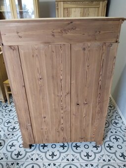 Krásná, stará, skříň, skříňka, vertiko po renovaci - 10