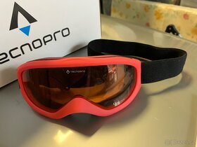 PRODÁM DĚSTKOU HELMU TECNOPRO, VELIKOST 48, JAKO NOVÁ - 10