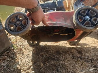 Benzinové sekačky na opravu díly - 10