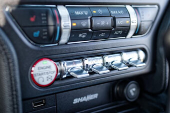 Ford Mustang 5.0L V8 GT - 10