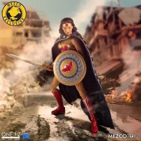 Figurka Wonder Woman classic od Mezco 1:12 - 10