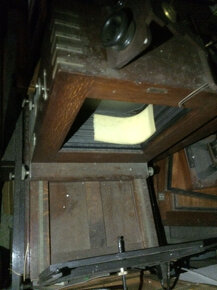 Starý ateliérový (salonní) dřevěný fotoaparát - 10