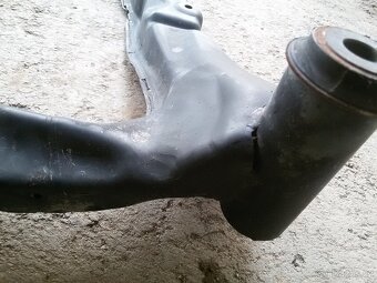 Nissan Qashqai J10: Nápravnice - 10