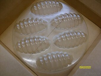 sada skleniček ve stojánku, poklice a forma na řepánky - 10