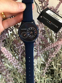 Nové tmavě modré dámské sportování hodinky Tommy Hilfiger - 10