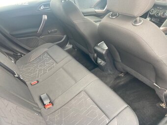Peugeot 2008, 1,2 VTi, vyhř.sedačky, tažné, nová STK - 10