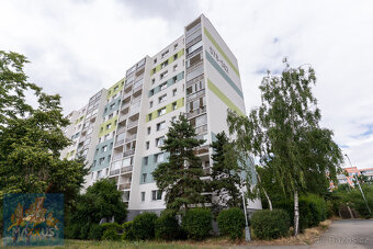 Světlý byt 1+kk, 30,4 m² + sklep, v osobním vlastnictví, Pra - 10