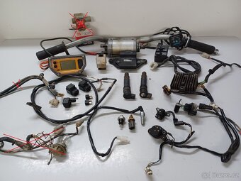 KTM LC8 950 - MOTOR NA DÍLY - 10