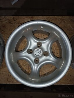 ALU kola s límcem R 15 - 10