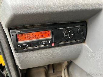 Hákový nosič kontejneru Renault Midlum 15t , 7 místný - 10