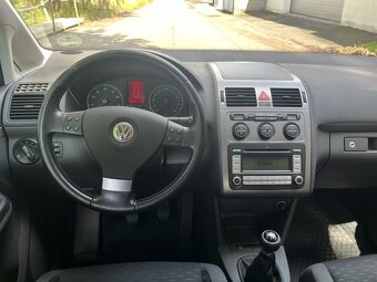 Volkswagen Touran 1.4tsi, naj 106 tis. km, vyhř. sedačky. - 10
