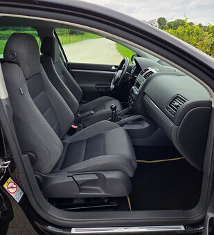 Volkswagen Golf R-Line 1.9 TDI 77KW/105 koní R.V.03/2008 - 10