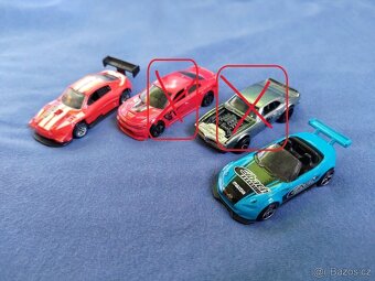 Hot Wheels - 10