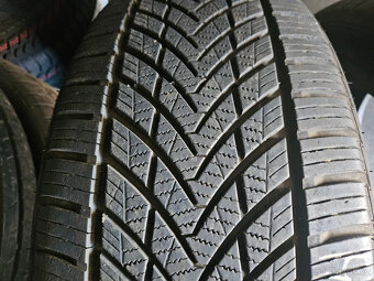 235/55R17 103 W XL Tracmax - 10