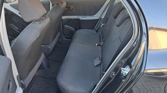 Toyota Yaris, 1.0i / najeto 53 000 KM - 10