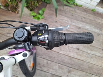 Divci kolo Specialized Hotrock 20 - 10