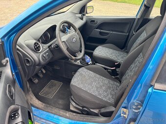 Ford Fiesta 1.4TDCi 50kW, Malý nájezd km - 10