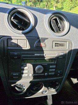 FORD FUSION 1,4i - 10