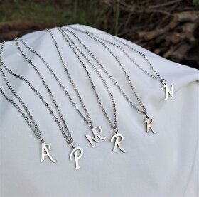 Řetízek Křížek ocel symbol ochrany = úspěch u žen i dívek - 10