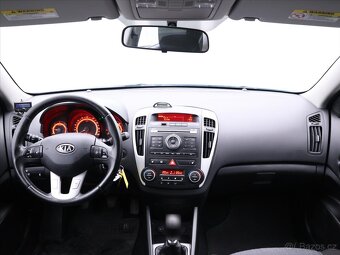 Kia Ceed 2,0 CRDi Exclusive CZ (2010) - 10