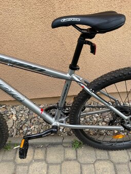 Kolo Carerra Rám 16.Na postavu cca 155-175. Najeto tak 15 km - 10