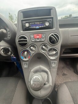 Fiat Panda 1,1 benzin , 114 najeto , klima, posilovač - 10