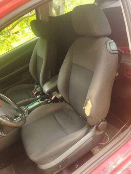 Ford Focus 2.0i 16V - 10