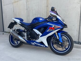 Suzuki GSXR - 10