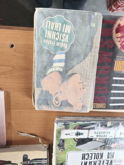 Knihy, příručky - 10