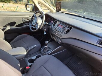 Kia Carens - 10