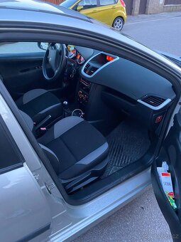 Peugeot 207 1.4 VTI 70 KW - 10