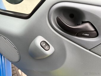 Ford Transit 2,2 - 10