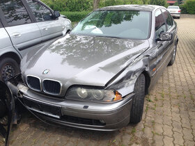 BMW E39 525i 141kW rok 2001 sedan automat - díly - 10