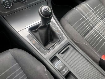 Volkswagen Golf 1.2 TSi 81 kW SERVISKA r.v. 11/2015 - 10