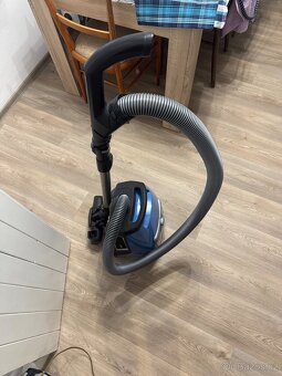 Bezsáčkový vysavač Miele Blizzard - 10