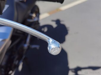Honda CB 125R - 10