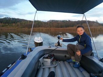 nafukovací člun Intex Excursion 5 se stříškou a motorem - 10