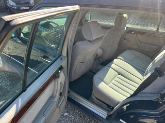 MERCEDES- BENZ 124 220 i 110 Kw AUT - 10