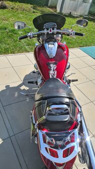 Suzuki Intruder VZR 1800 R - 10