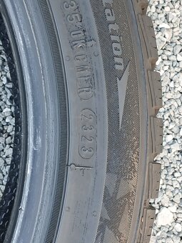 Pěkné zimní pneu Nexen Winguard Sport 215/45/17 vzorek 8mm - 10