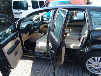 Ford Focus C-max. Pěkný. - 10