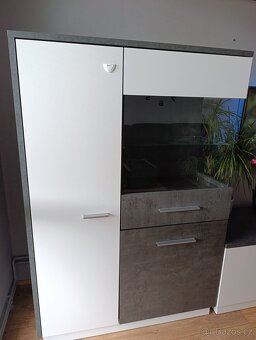 Obývací stěna SCONTO ZINGARO + komoda ZINGARO - SLEVA - 10