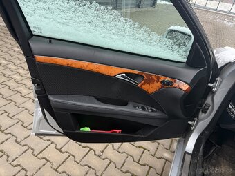 Mercedes-Benz E200 - 10