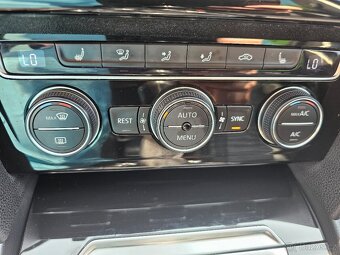 Passat B8 1,4 TSi 110KW Highline 2016 102tkm,KŮŽE, NAVI, TZ, - 10