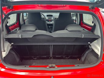 PEUGEOT 107 1,0i TRENDY 1.MAJITEL - 10