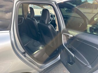 VOLVO XC60 T6 SUMMUM AWD, ACC, DYNAUDIO, NAVIGACE, KEYLESS - 10