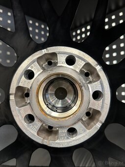 ORIGINAL ALU KOLA MERCEDES BENZ GLS AMG R23 - 10