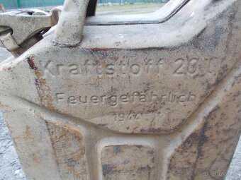 ŽELEZNÁ BEDNA NA NĚMECKOU MOTORKU 1943 - 10