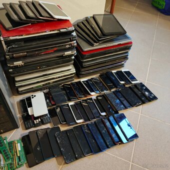 Elektrošrot,CPU,mobily,piny atd. - 10
